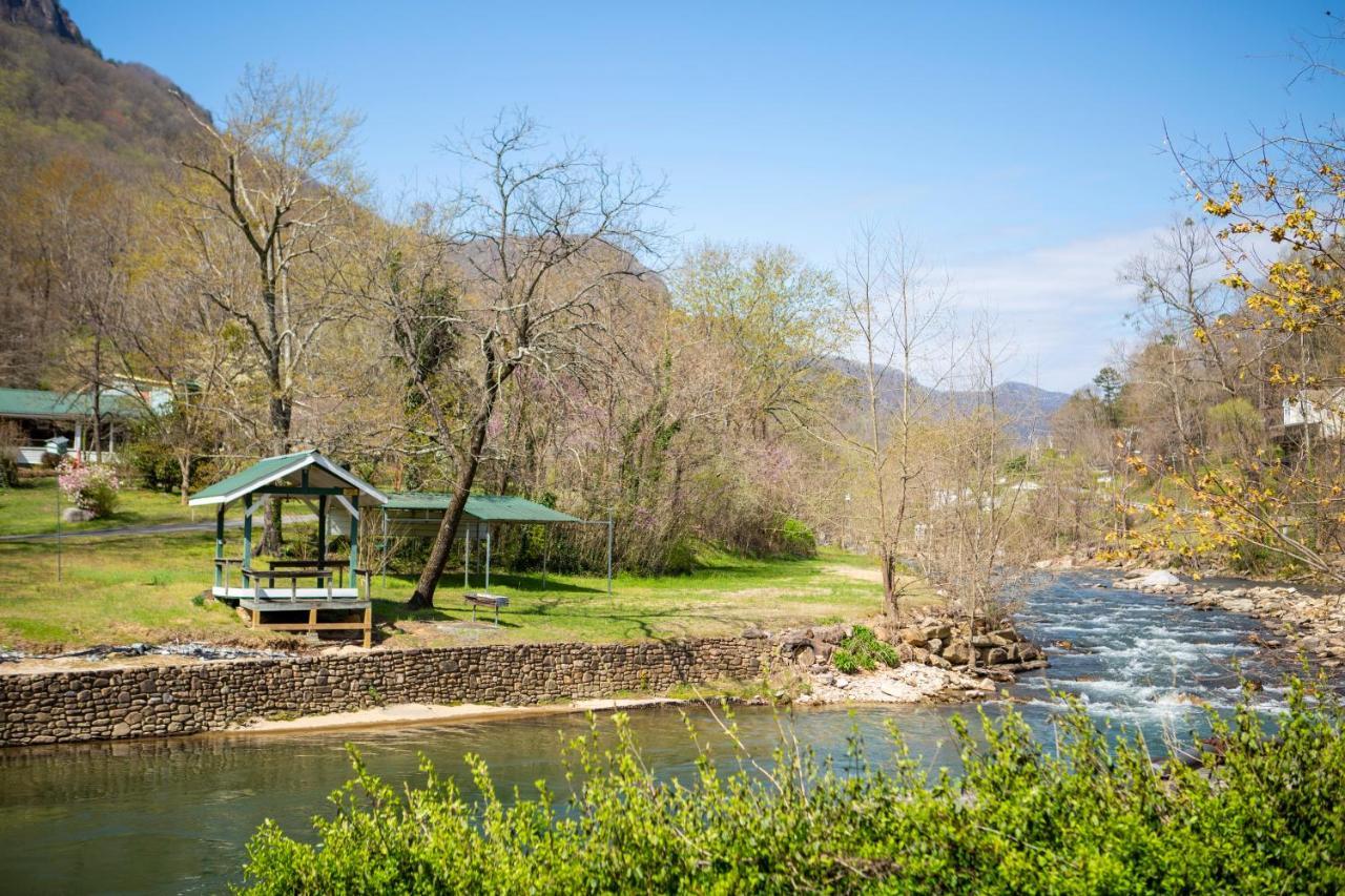 The Chimney Rock Inn & Cottages Exteriér fotografie