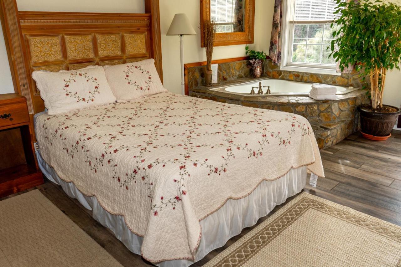 The Chimney Rock Inn & Cottages Exteriér fotografie